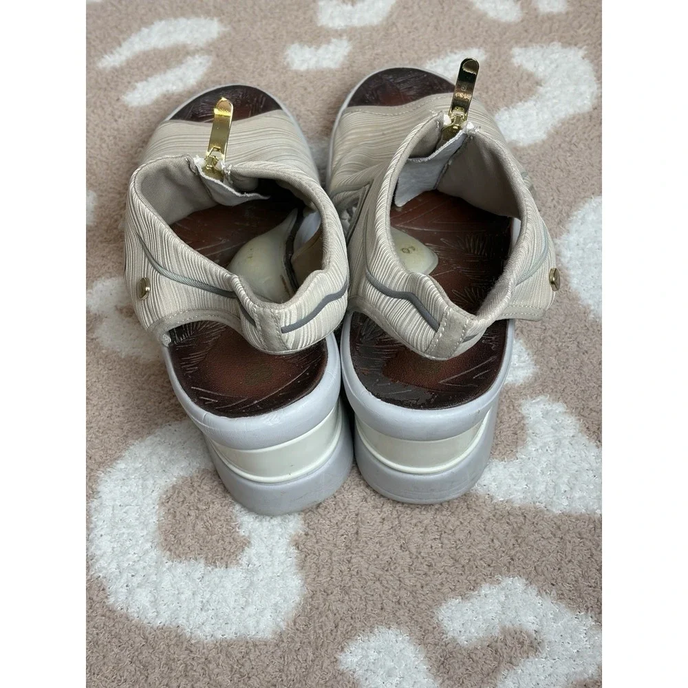 BZees Sandals Womens Vinny Zip Front Beige Wedge Heel Comfort, 9.5m